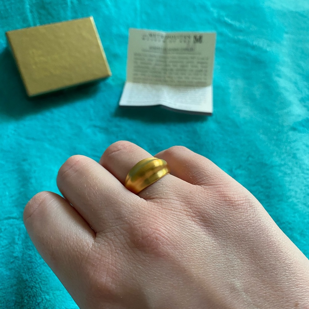 Modern Gold Plated Ring MET MUSEUM NY Gift Shop - Picture 2 of 6